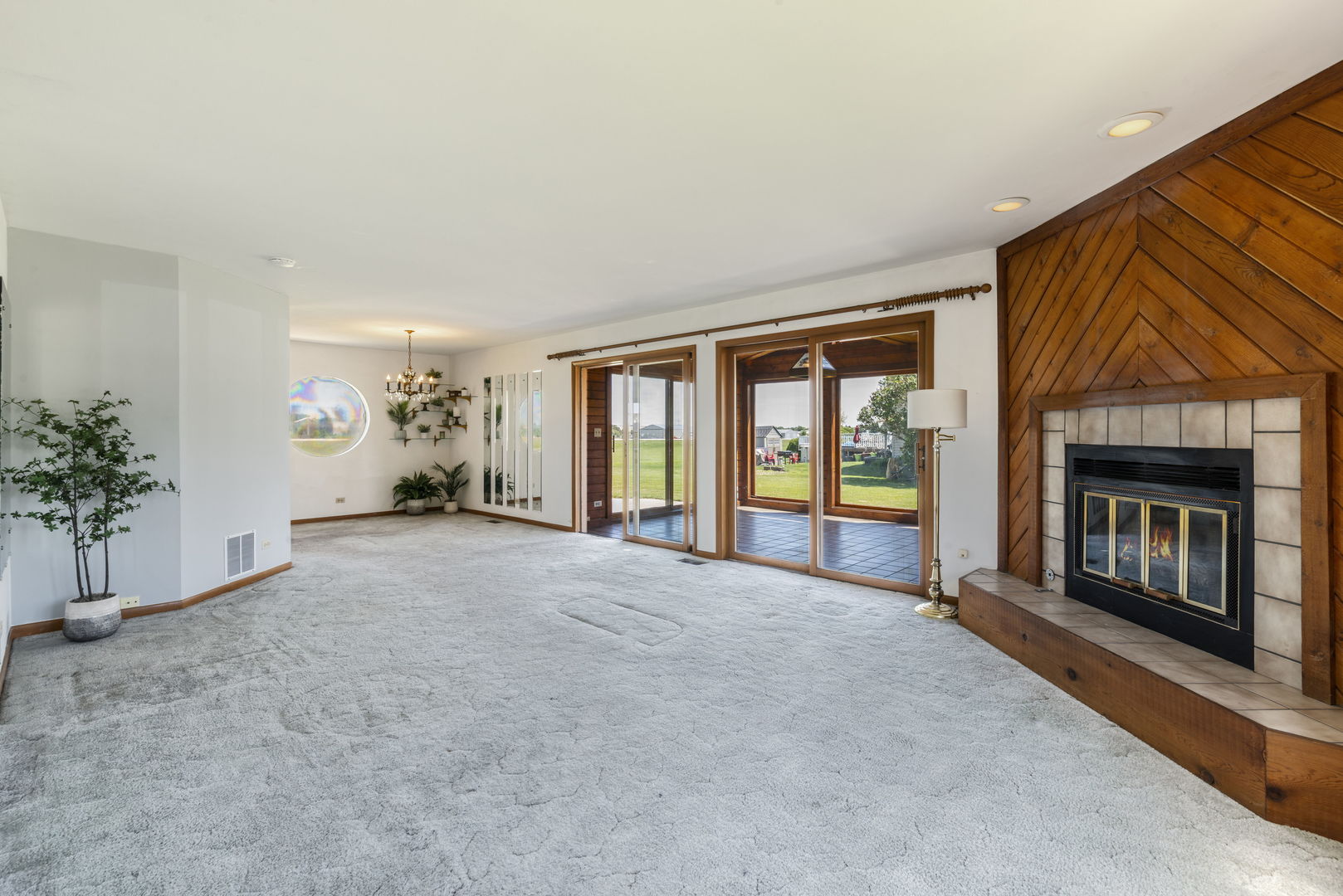 216 Sunshine Drive, Bolingbrook, IL 60490