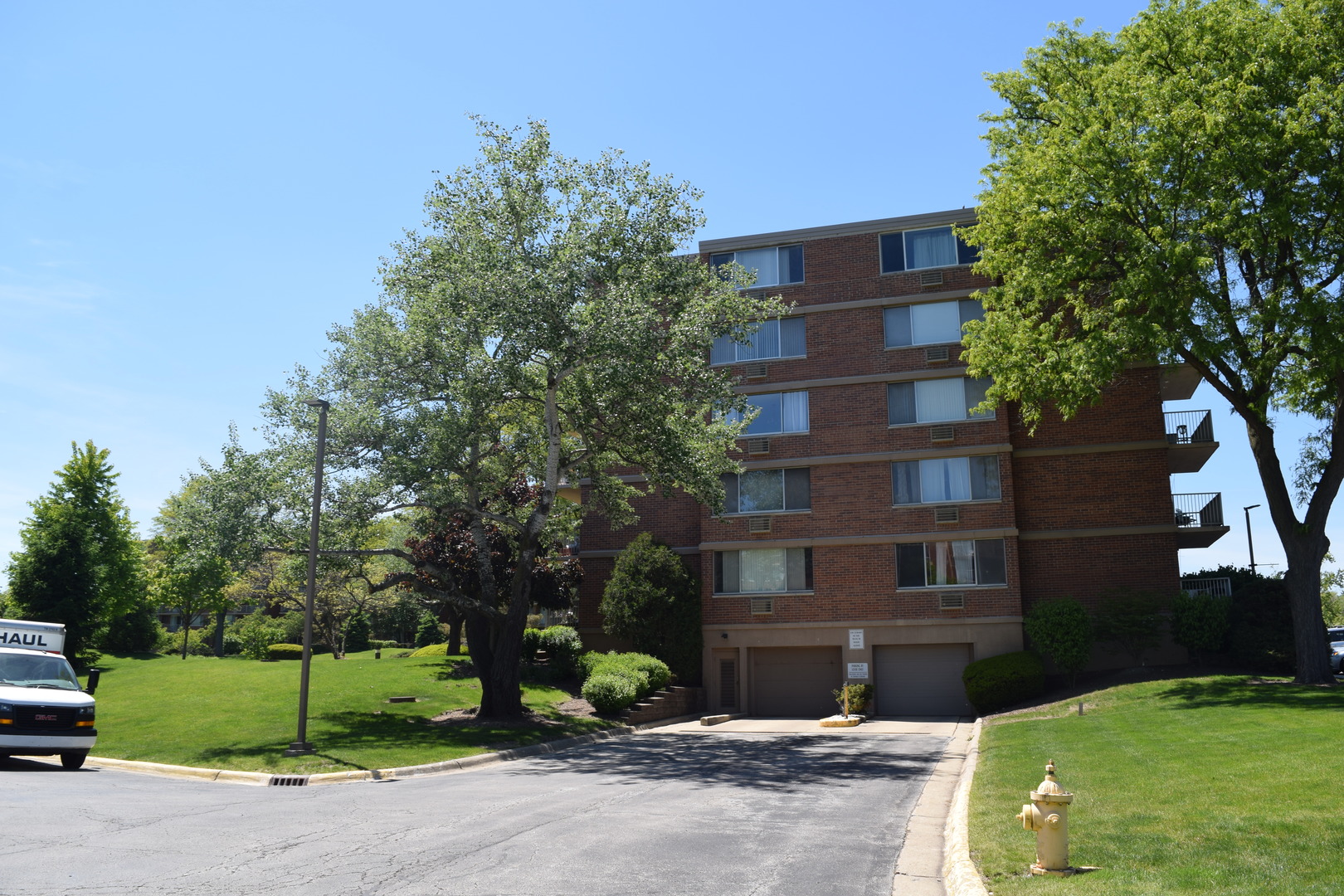 2200 S Stewart Avenue #4B, Lombard, IL 60148