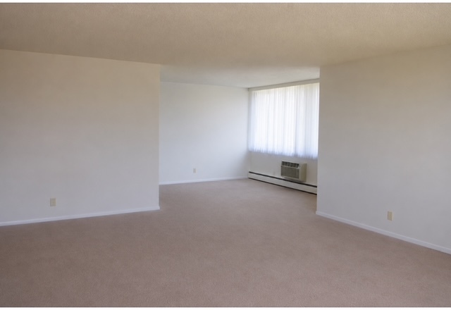 2200 S Stewart Avenue #4B, Lombard, IL 60148