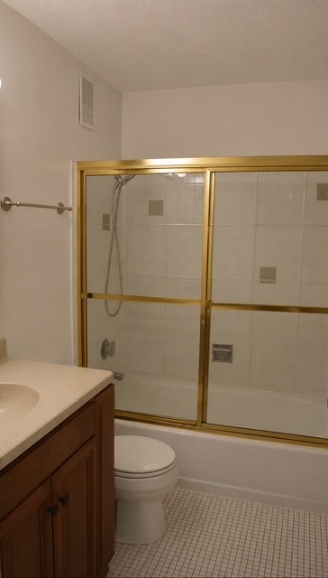 2200 S Stewart Avenue #4B, Lombard, IL 60148