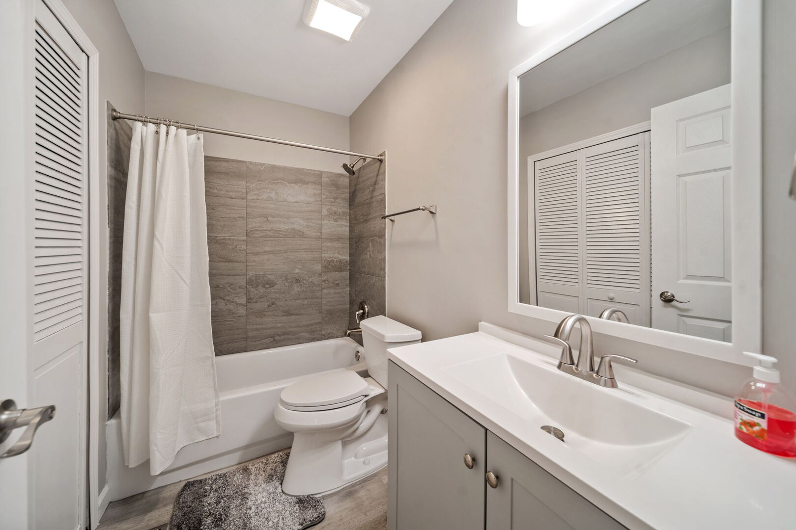 1289 Court D, Hanover Park, IL 60133
