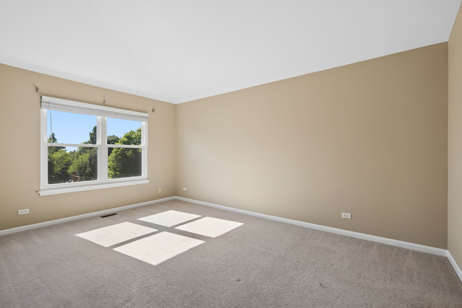 1820 Broadsmore Drive, Algonquin, IL 60102