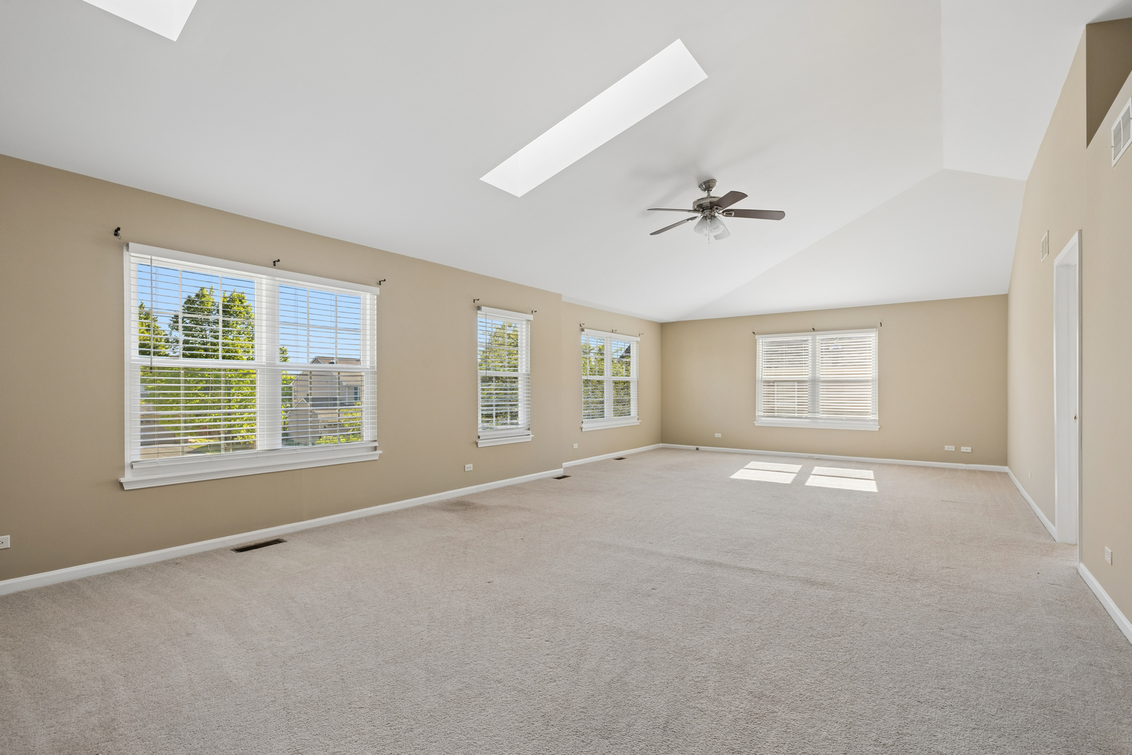 1820 Broadsmore Drive, Algonquin, IL 60102