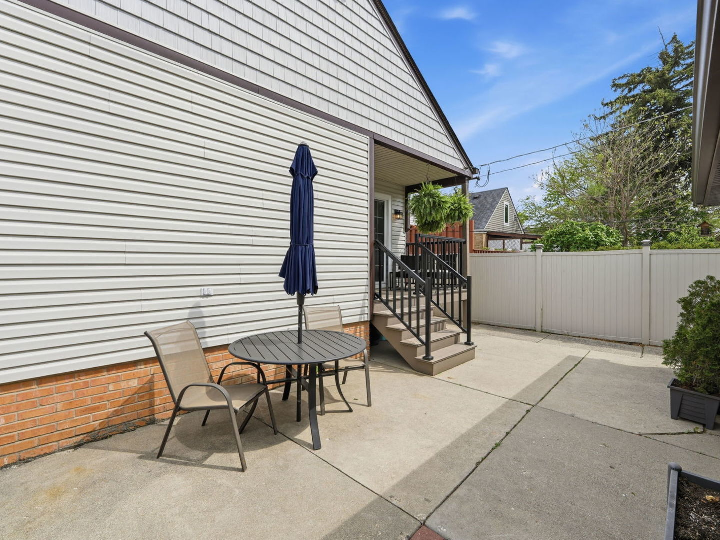 3708 N Pacific Avenue, Chicago, IL 60634