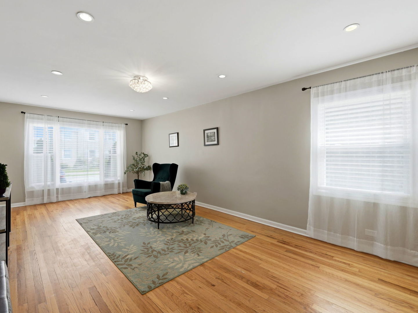 3708 N Pacific Avenue, Chicago, IL 60634