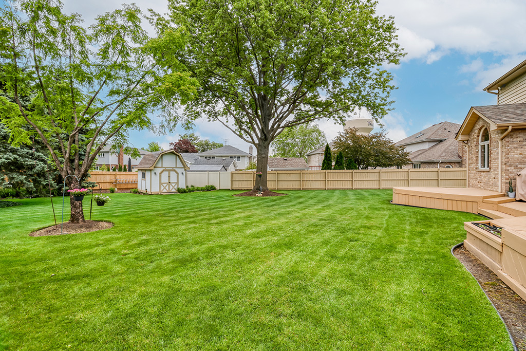 8320 Cloverview Drive, Tinley Park, IL 60477