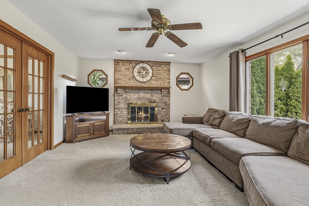 8320 Cloverview Drive, Tinley Park, IL 60477