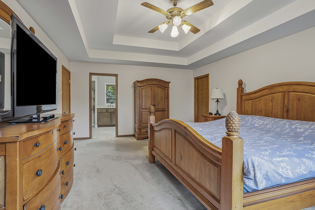 8320 Cloverview Drive, Tinley Park, IL 60477
