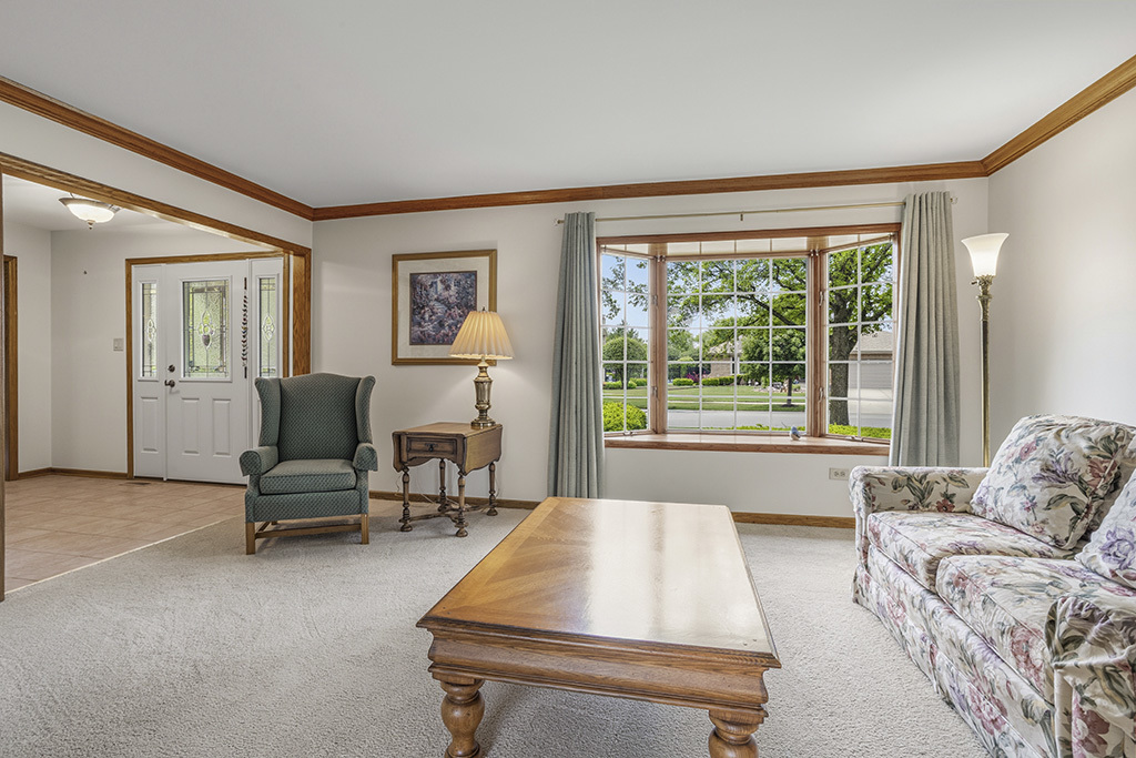 8320 Cloverview Drive, Tinley Park, IL 60477
