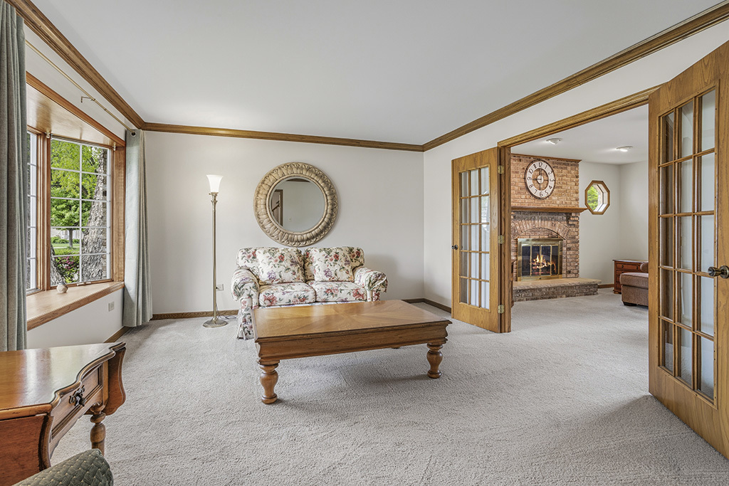 8320 Cloverview Drive, Tinley Park, IL 60477