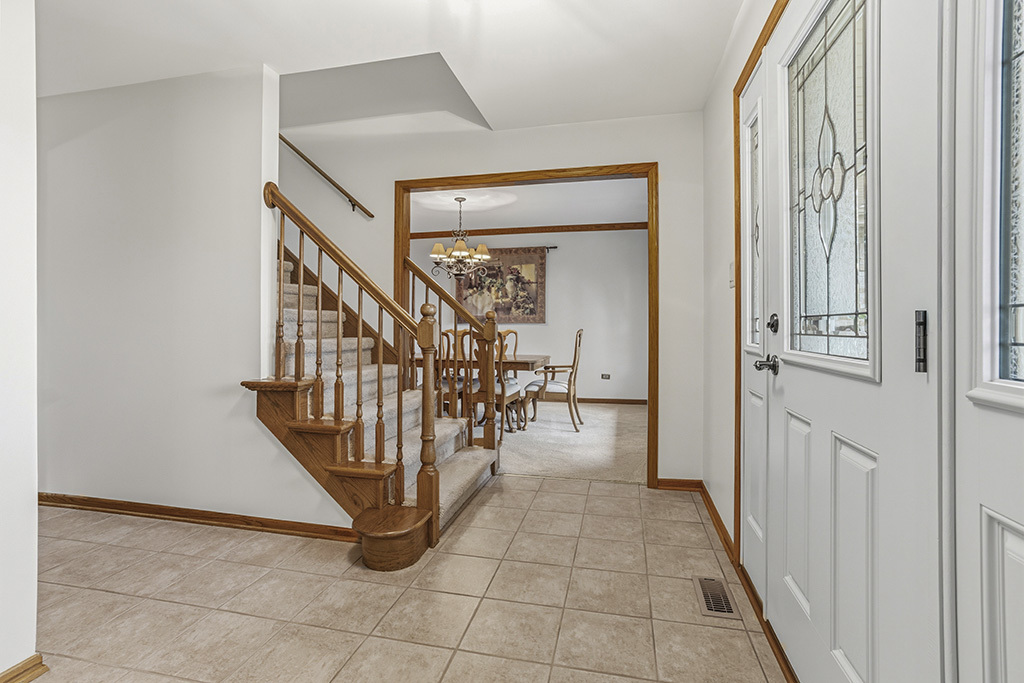 8320 Cloverview Drive, Tinley Park, IL 60477