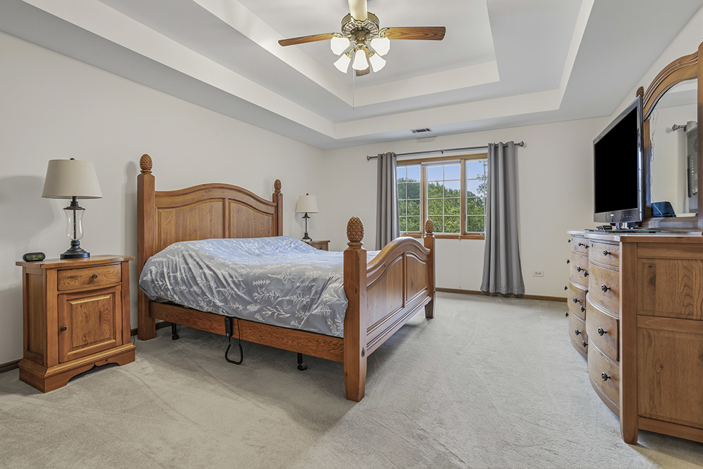 8320 Cloverview Drive, Tinley Park, IL 60477