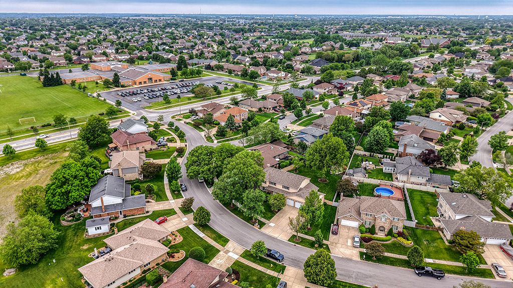 8320 Cloverview Drive, Tinley Park, IL 60477