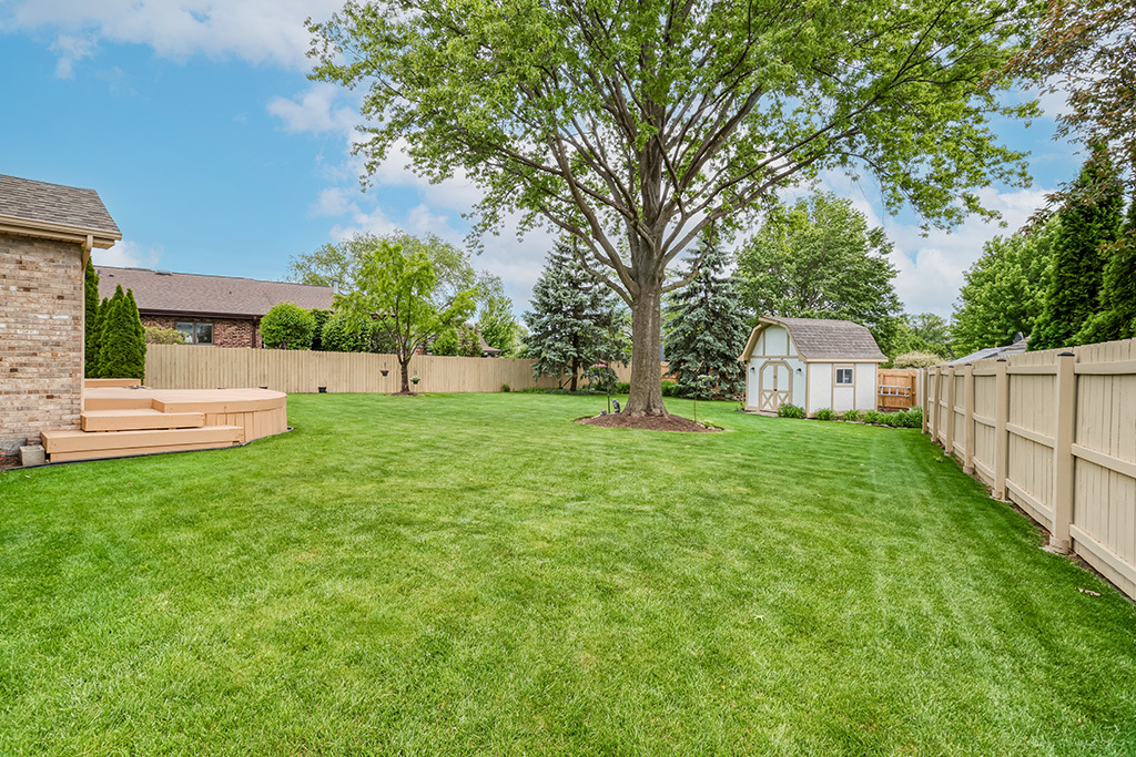 8320 Cloverview Drive, Tinley Park, IL 60477