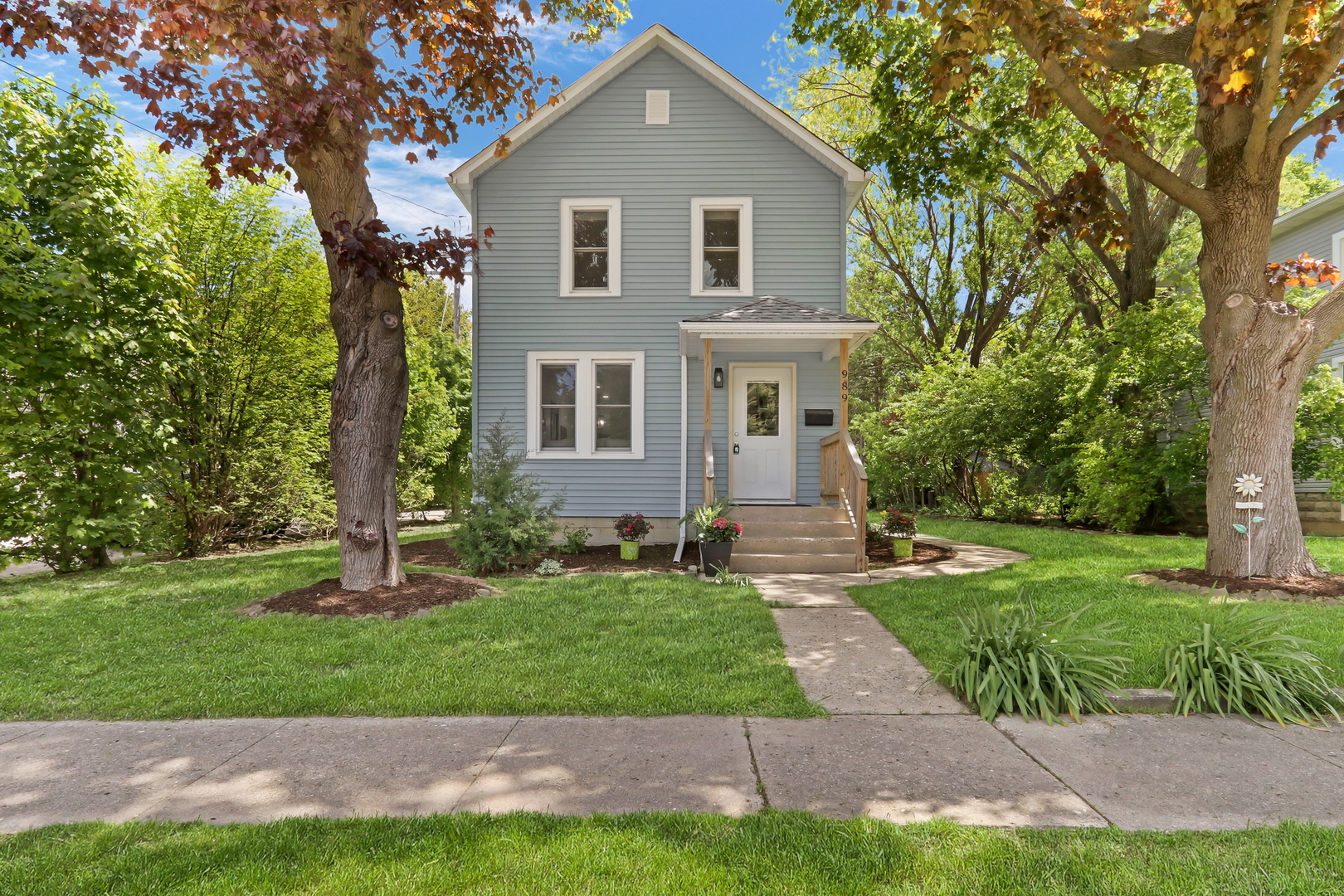 989 Victoria Street, Antioch, IL 60002