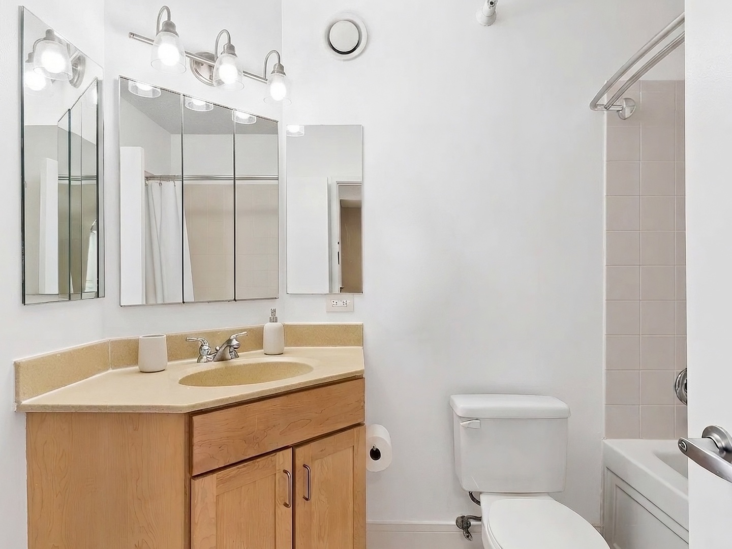 222 N Columbus Drive #3501, Chicago, IL 60601