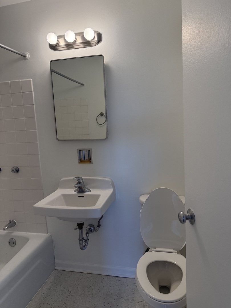 4850 S Lake Park Avenue #2111, Chicago, IL 60615