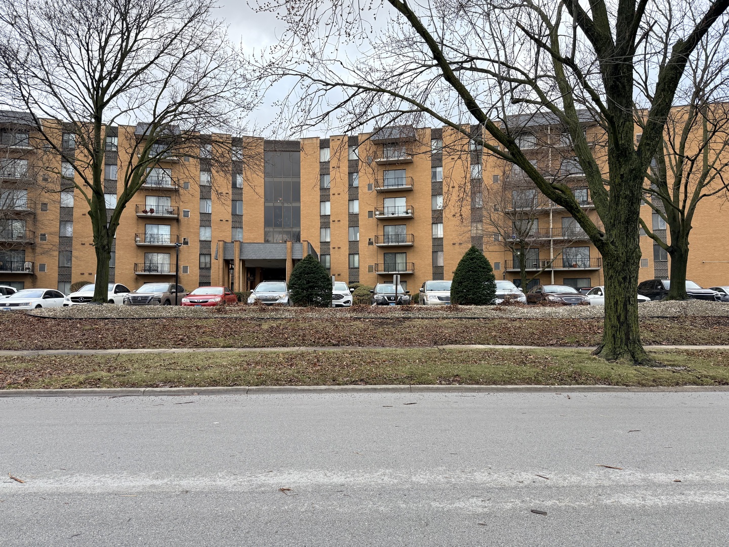 700 N Bruce Lane #211, Glenwood, IL 60425