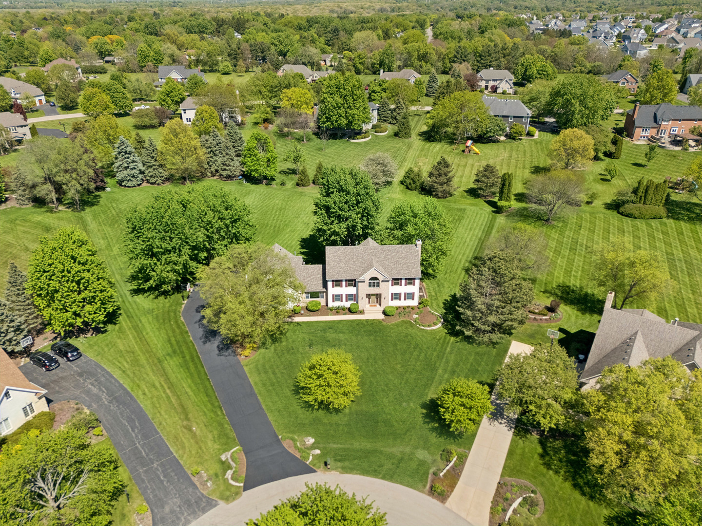36W793 Red Gate Court, St. Charles, IL 60175