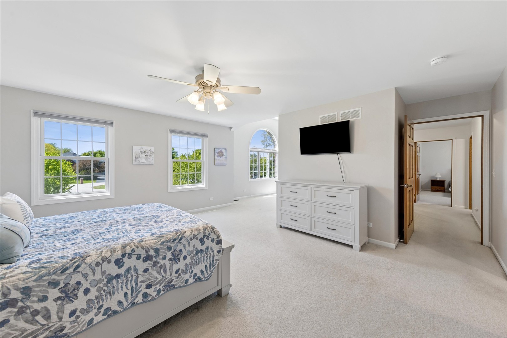 36W793 Red Gate Court, St. Charles, IL 60175