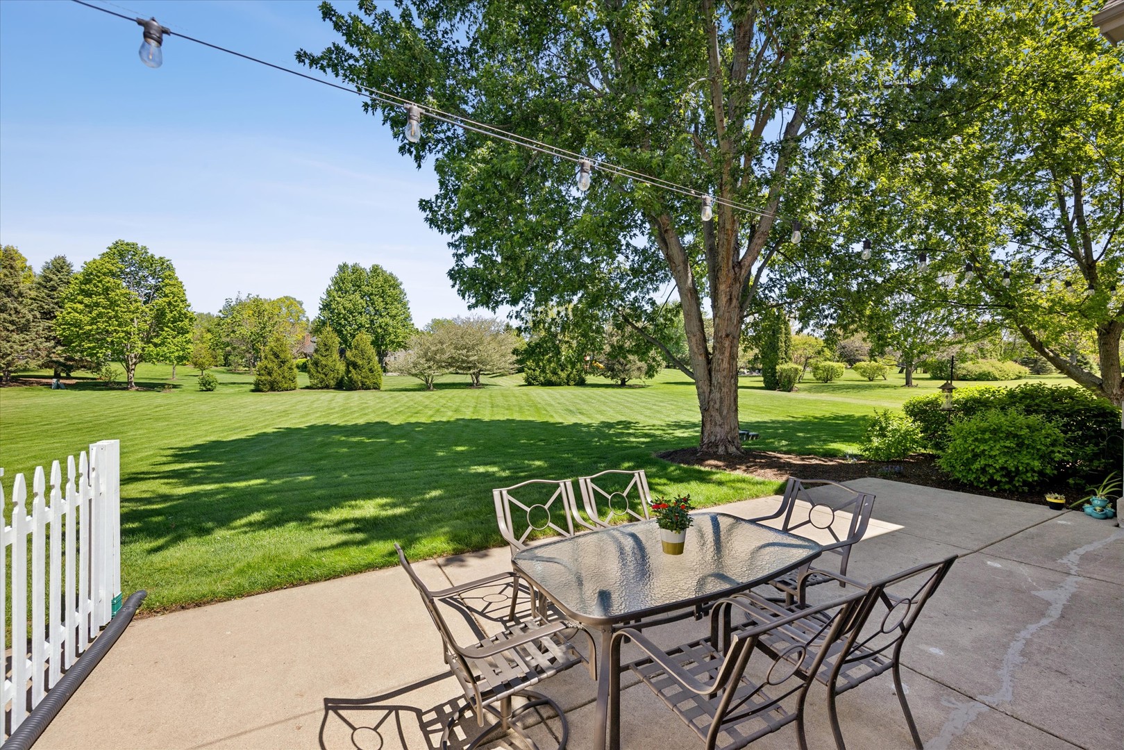 36W793 Red Gate Court, St. Charles, IL 60175