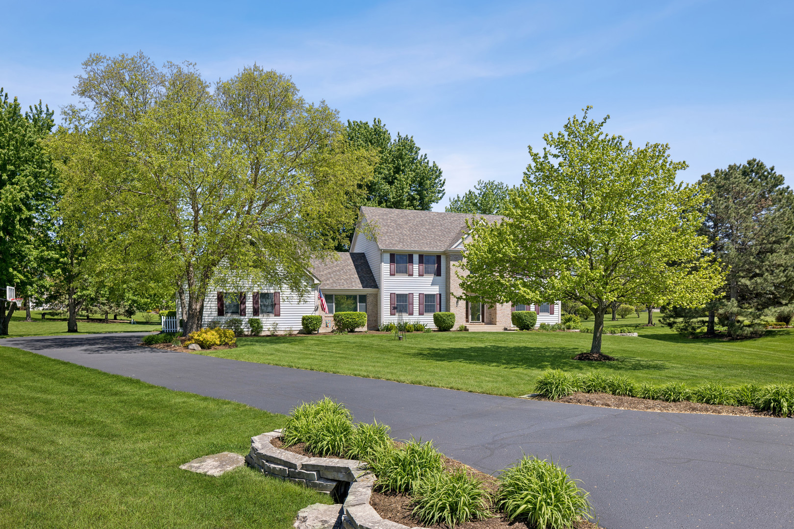 36W793 Red Gate Court, St. Charles, IL 60175