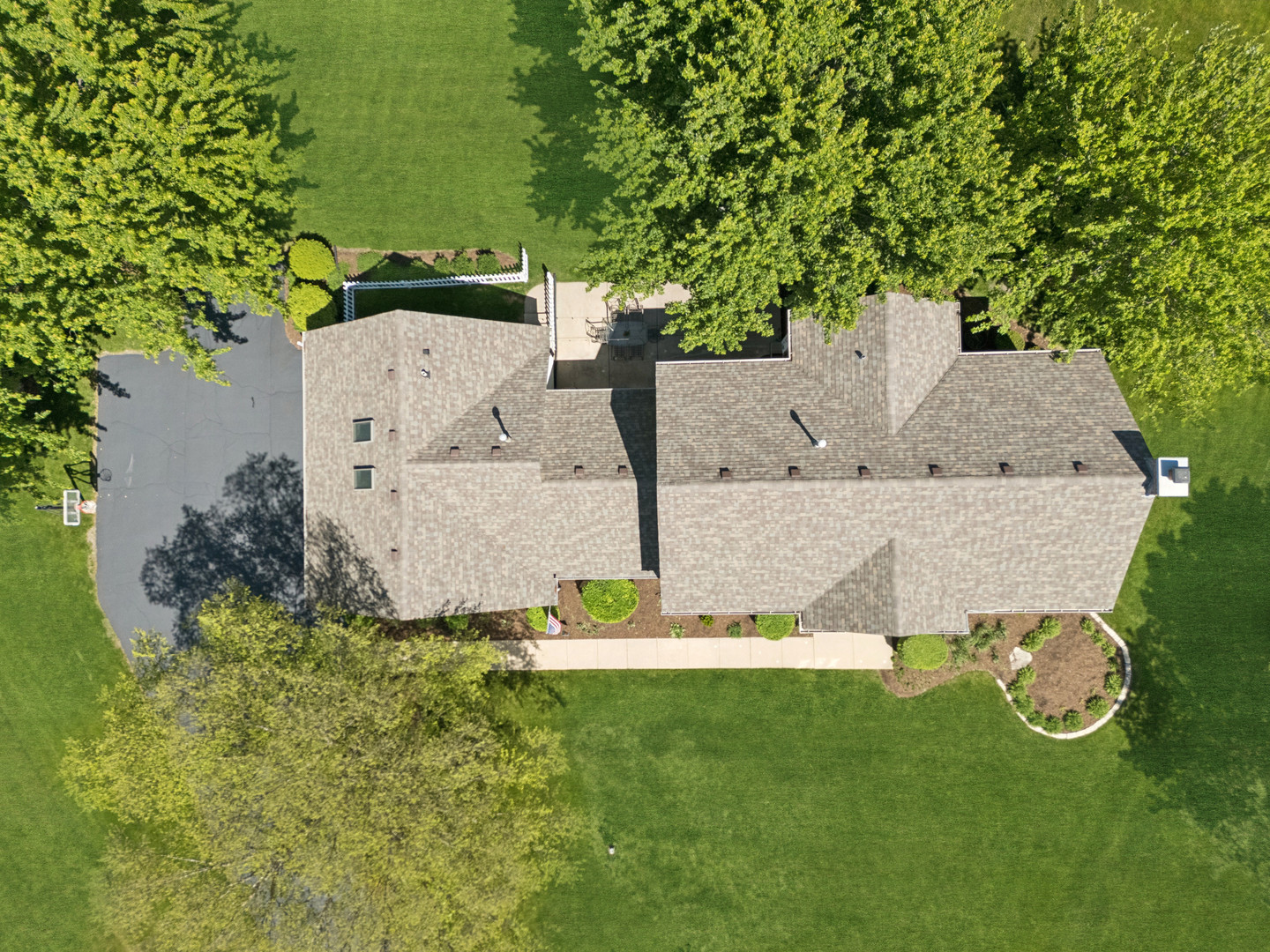 36W793 Red Gate Court, St. Charles, IL 60175