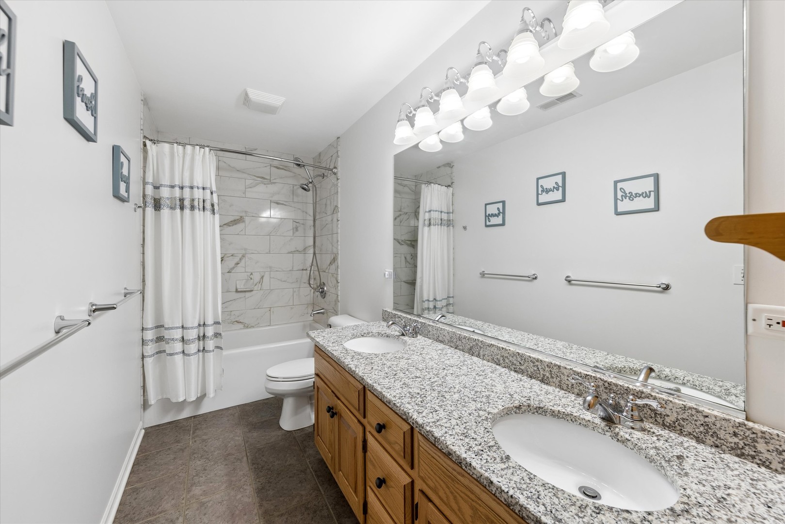 36W793 Red Gate Court, St. Charles, IL 60175