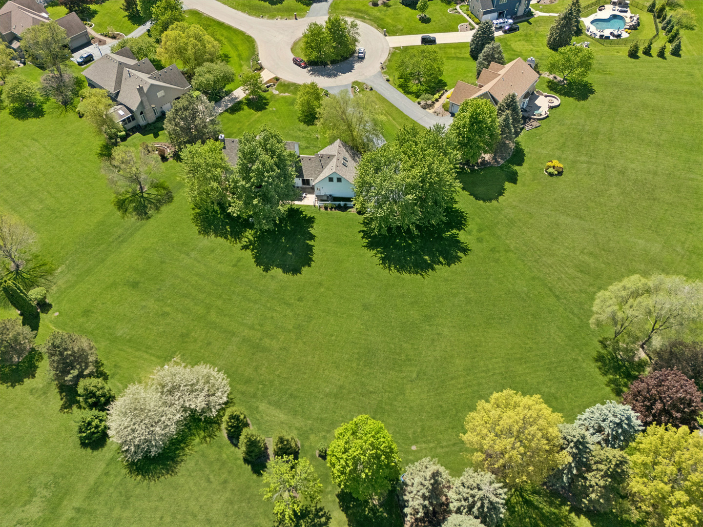 36W793 Red Gate Court, St. Charles, IL 60175