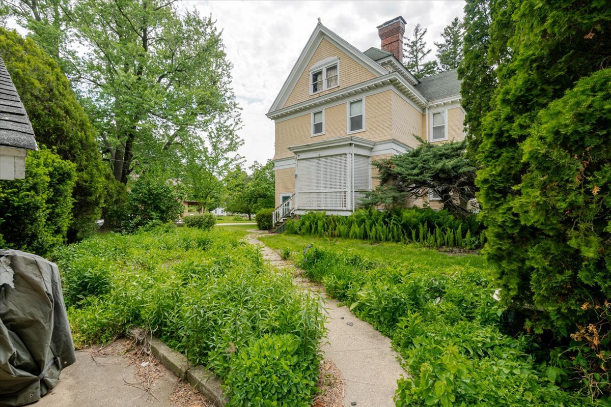 425 Mason Street, Chenoa, IL 61726