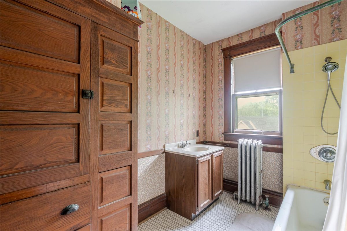 425 Mason Street, Chenoa, IL 61726