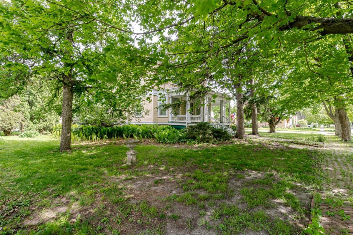 425 Mason Street, Chenoa, IL 61726