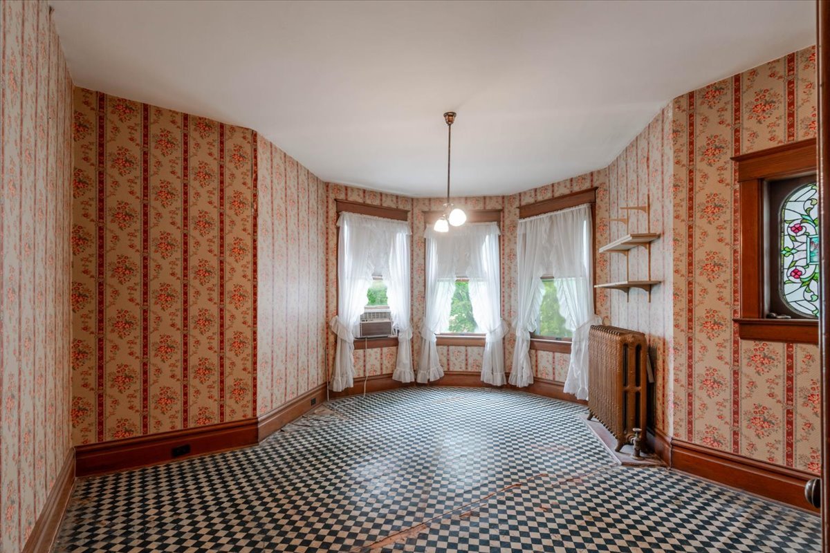 425 Mason Street, Chenoa, IL 61726