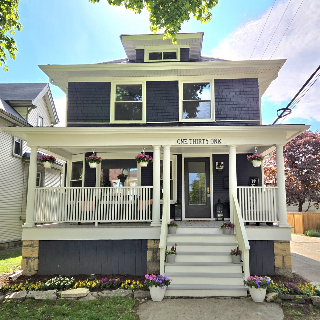 131 N Taylor Avenue, Oak Park, IL 60302