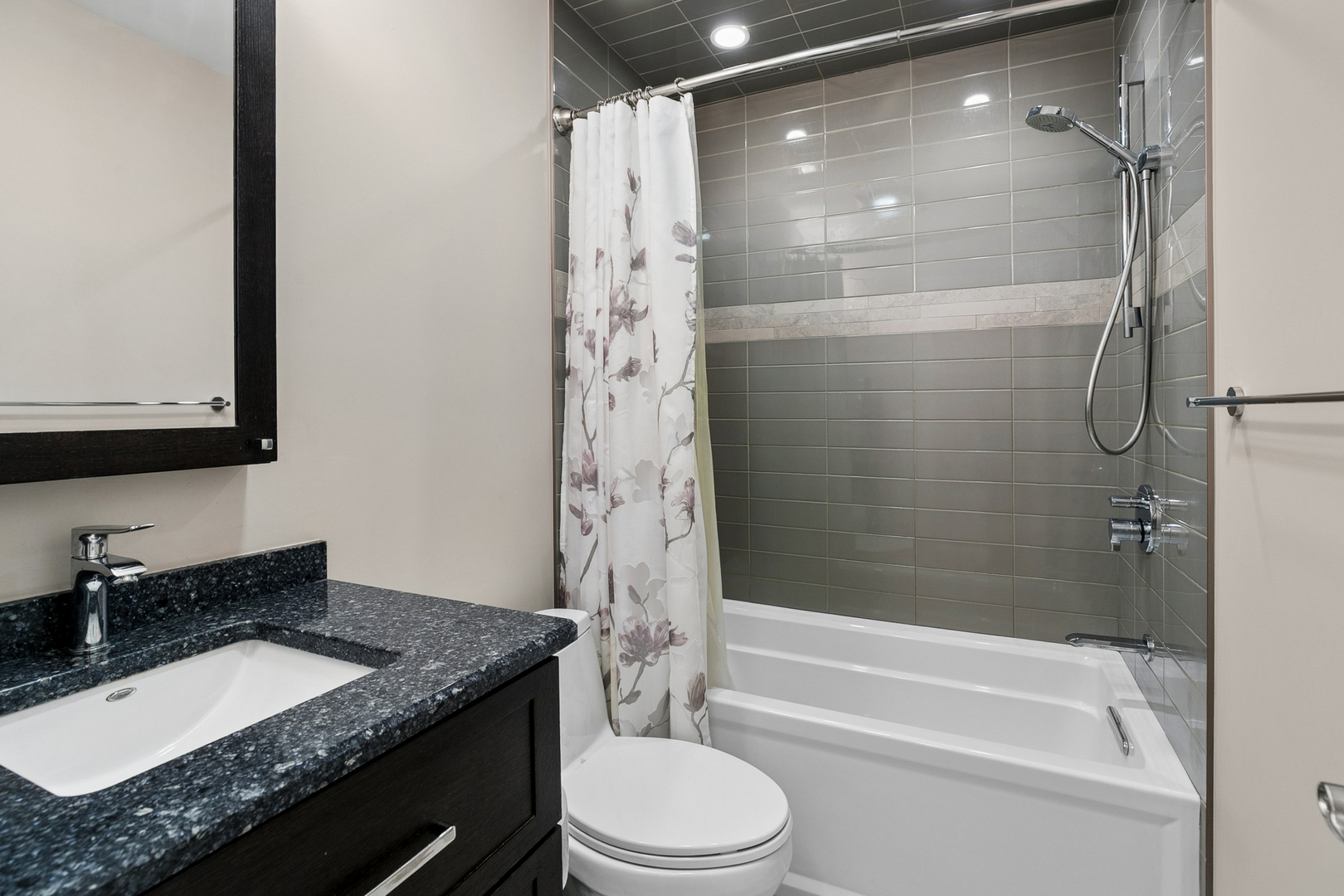 36338 N Douglas Terrace, Gurnee, IL 60031