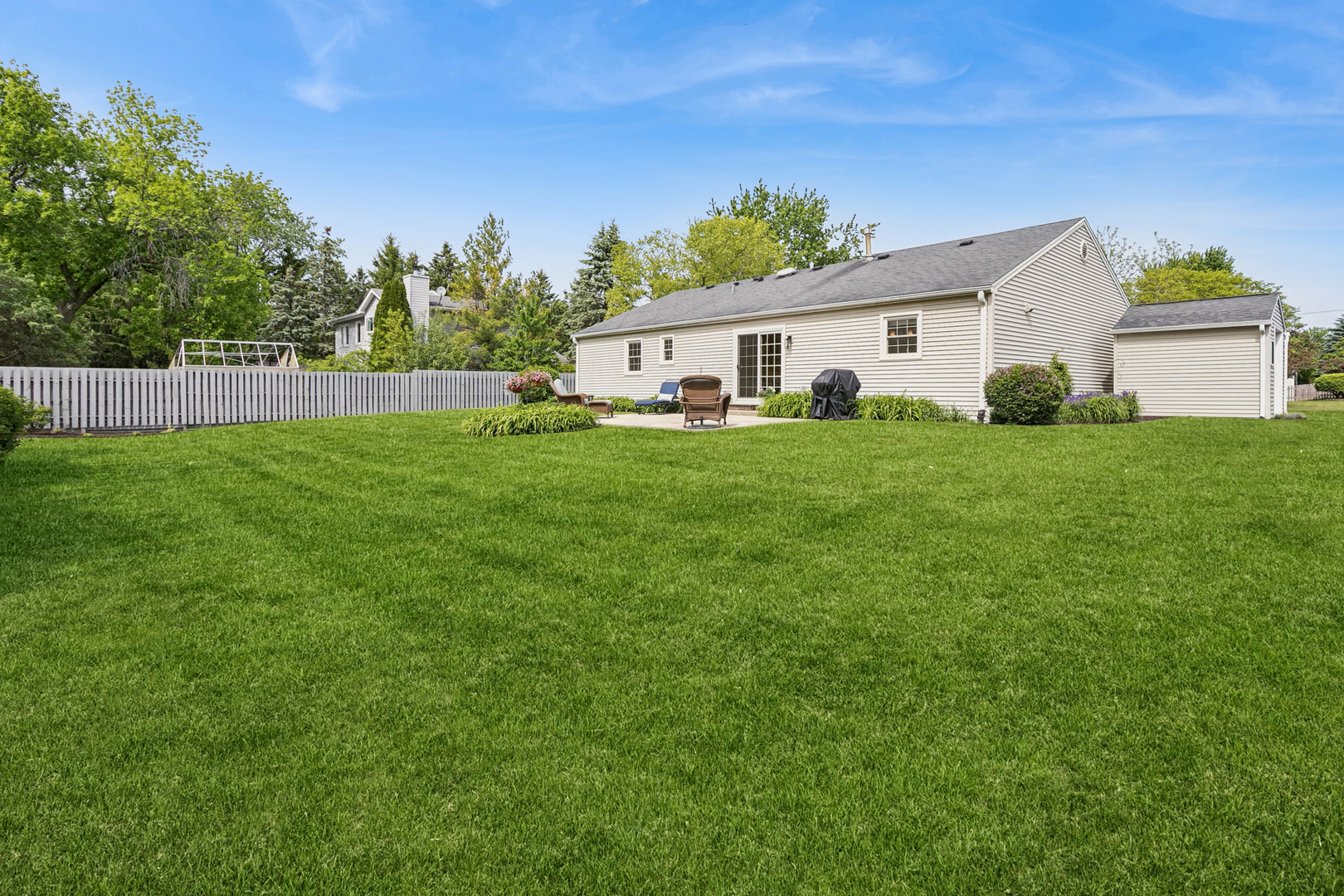 36338 N Douglas Terrace, Gurnee, IL 60031