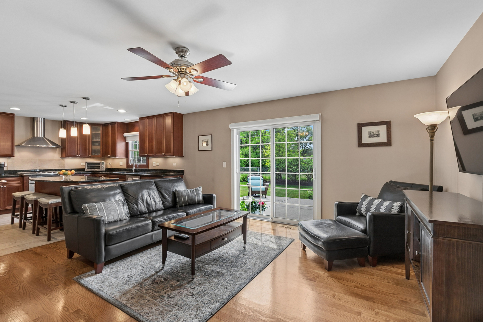 36338 N Douglas Terrace, Gurnee, IL 60031