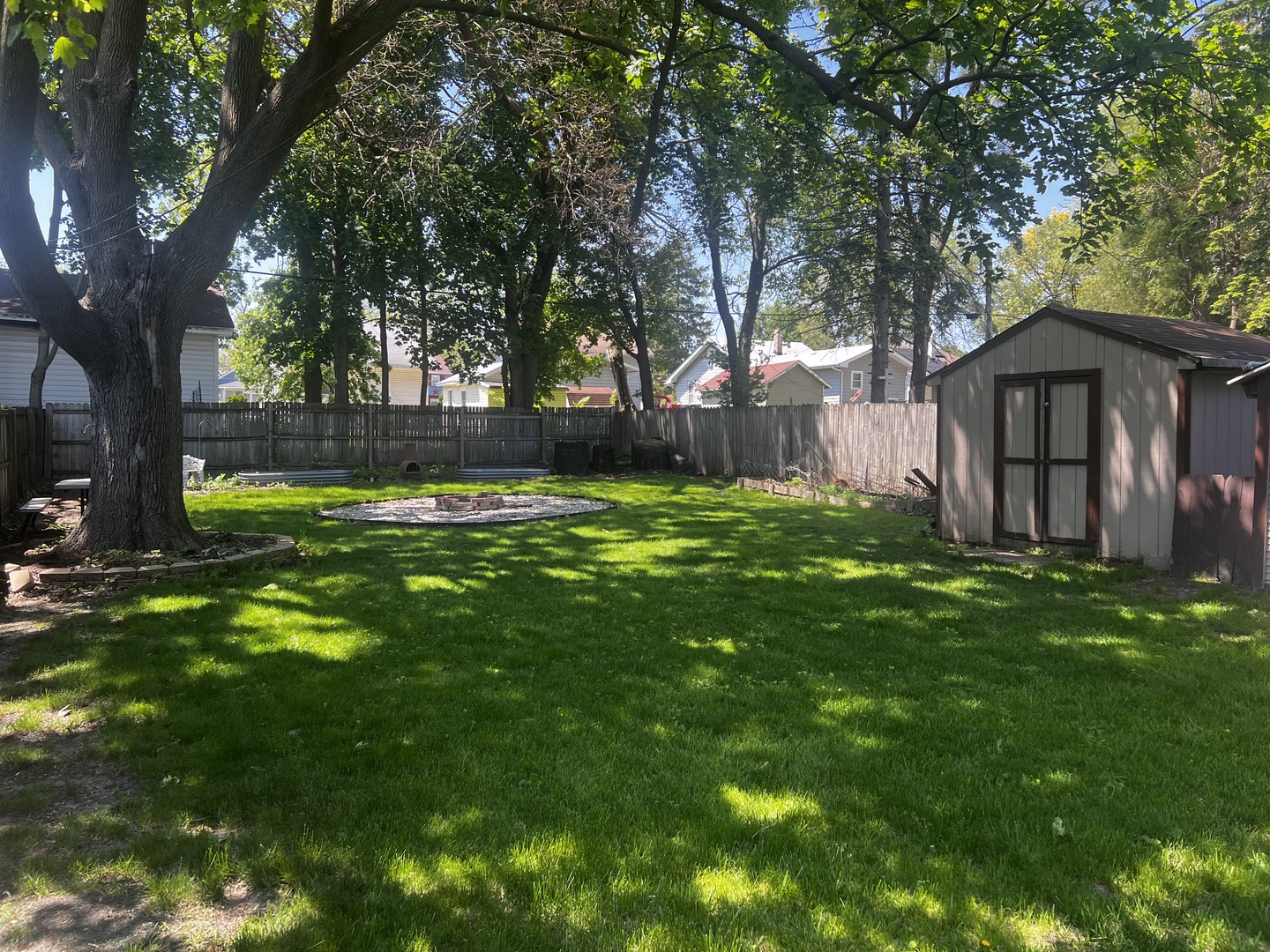 814 Iowa Avenue, Aurora, IL 60506