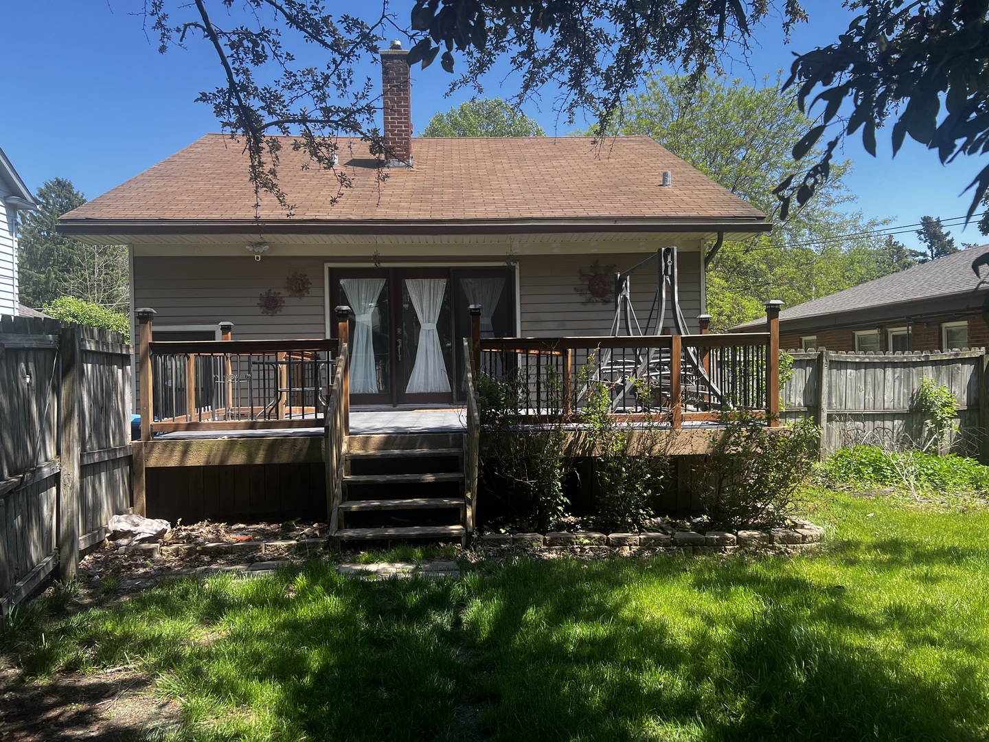 814 Iowa Avenue, Aurora, IL 60506