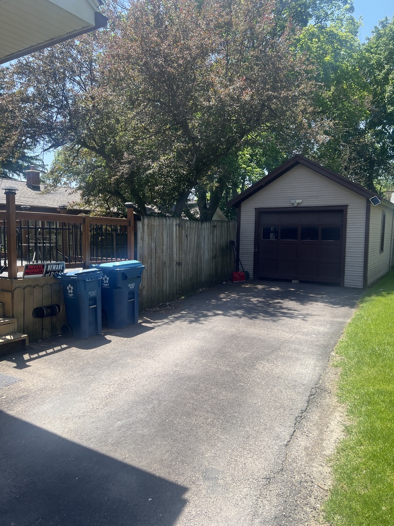 814 Iowa Avenue, Aurora, IL 60506
