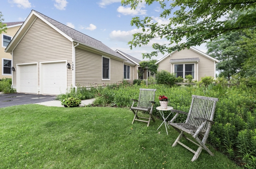 1369 Calamus Lane, Grayslake, IL 60030