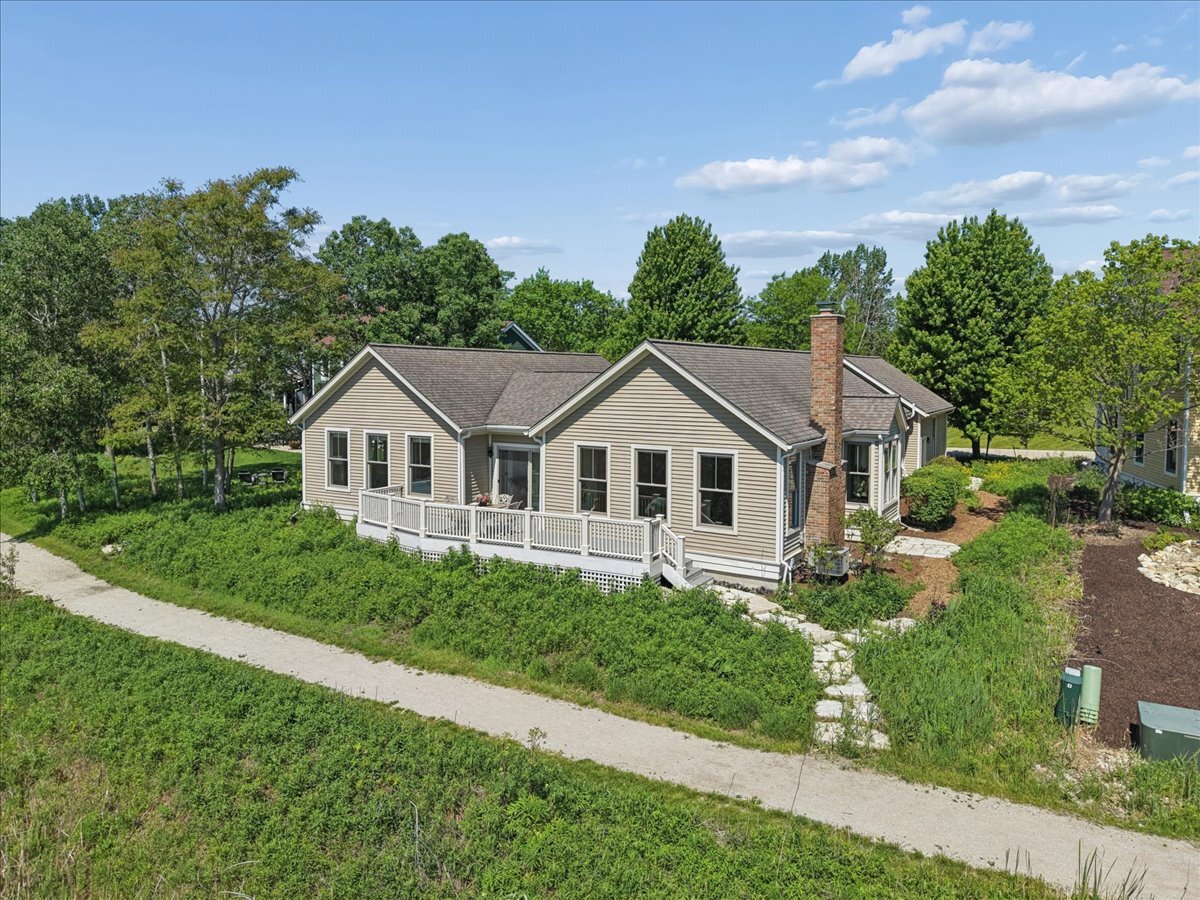 1369 Calamus Lane, Grayslake, IL 60030