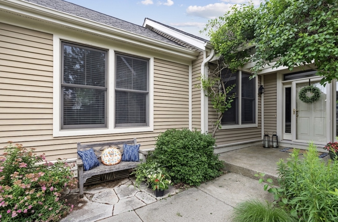 1369 Calamus Lane, Grayslake, IL 60030