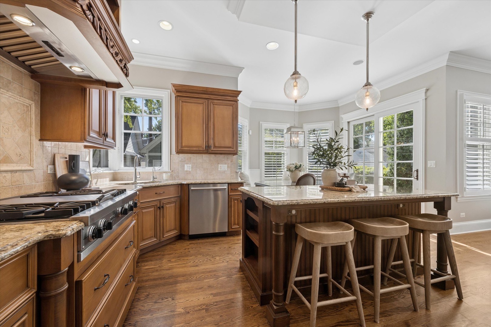 7 S Quincy Street, Hinsdale, IL 60521
