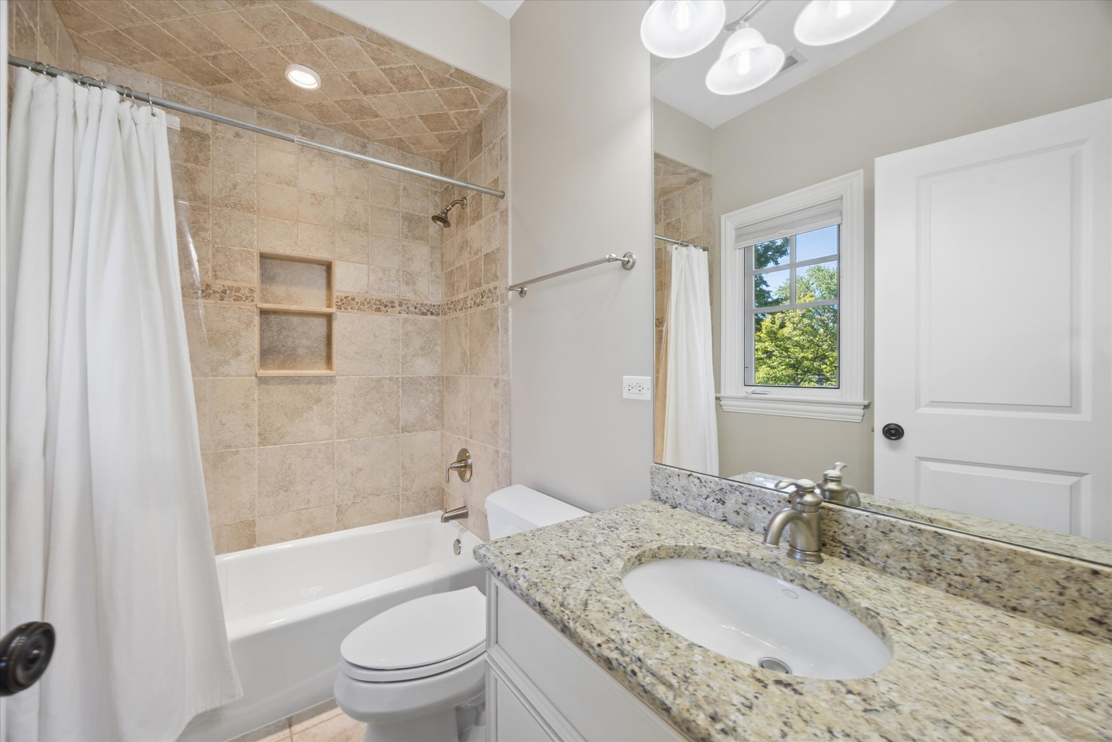 7 S Quincy Street, Hinsdale, IL 60521