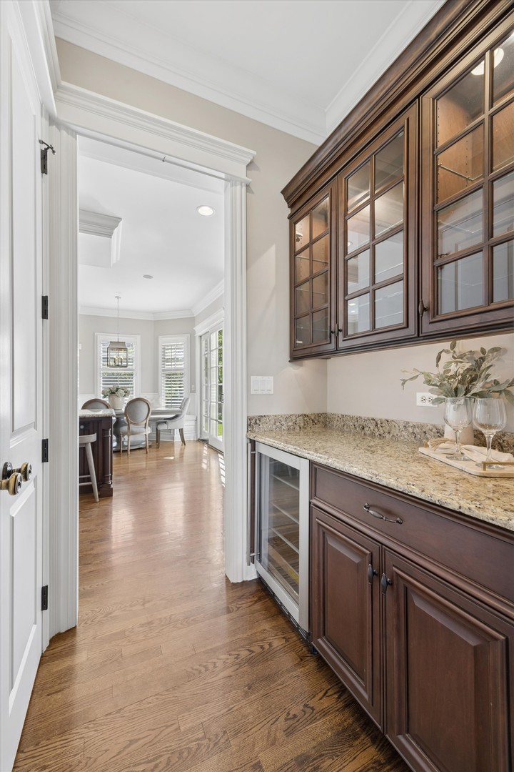 7 S Quincy Street, Hinsdale, IL 60521
