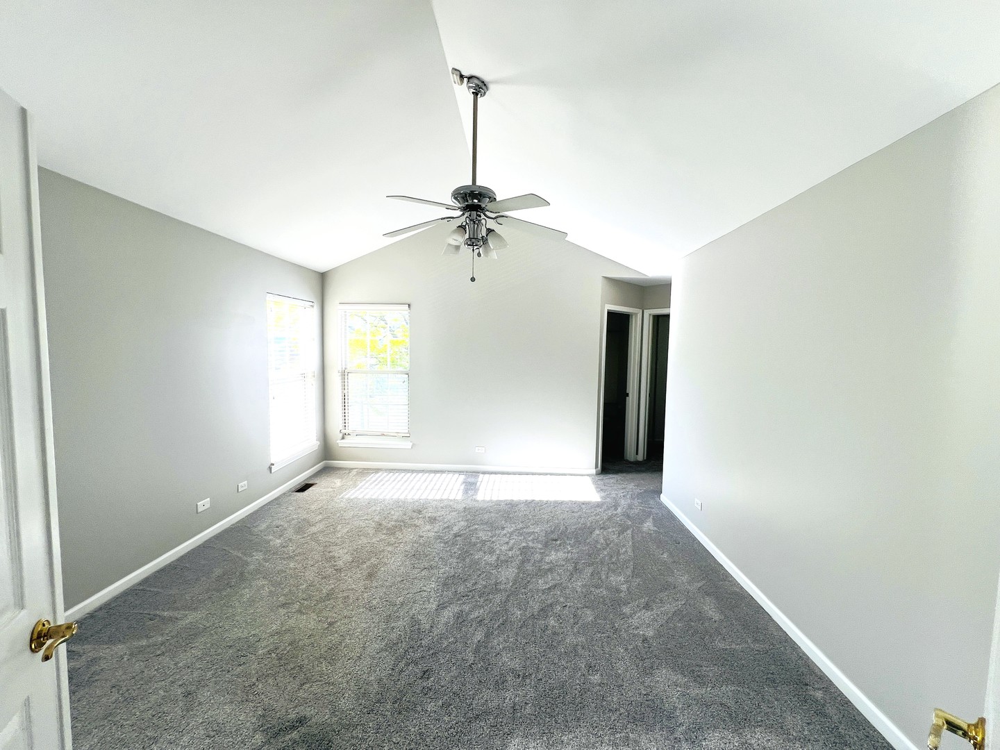 111 N Woodbury Lane, Lake Bluff, IL 60044