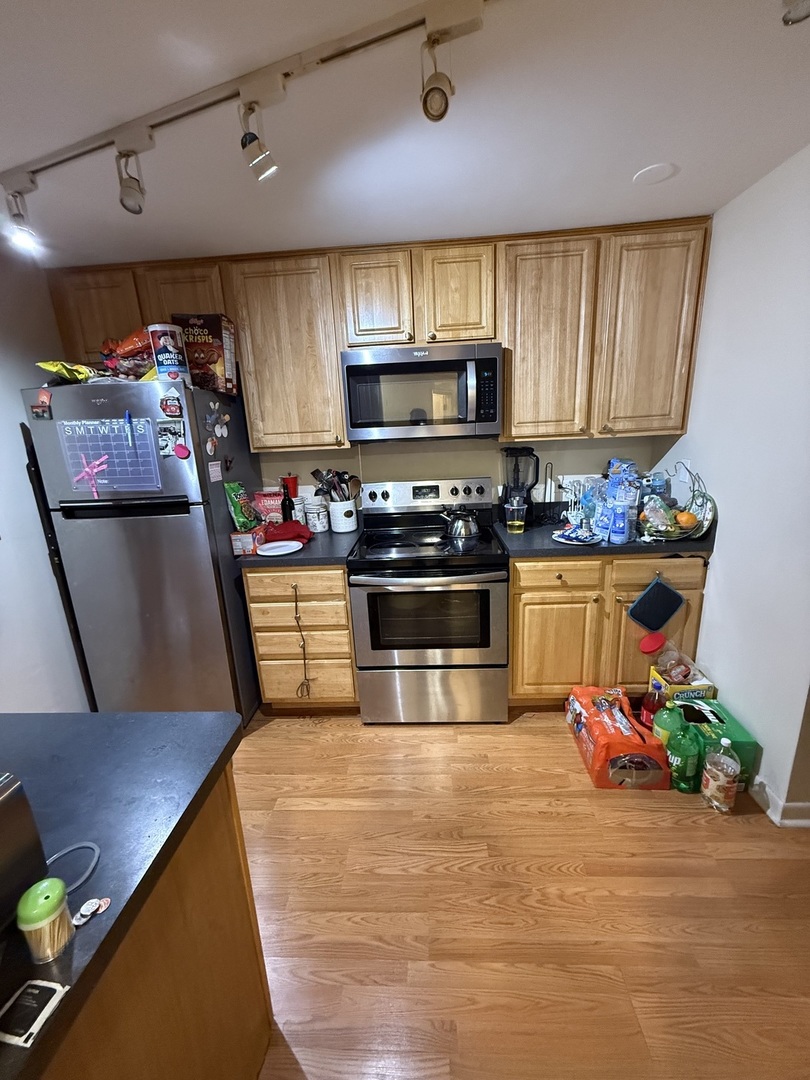 3900 W 95th Street #305, Evergreen Park, IL 60805
