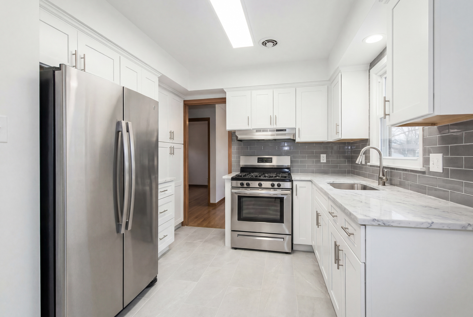 4846 W Foster Avenue, Chicago, IL 60630