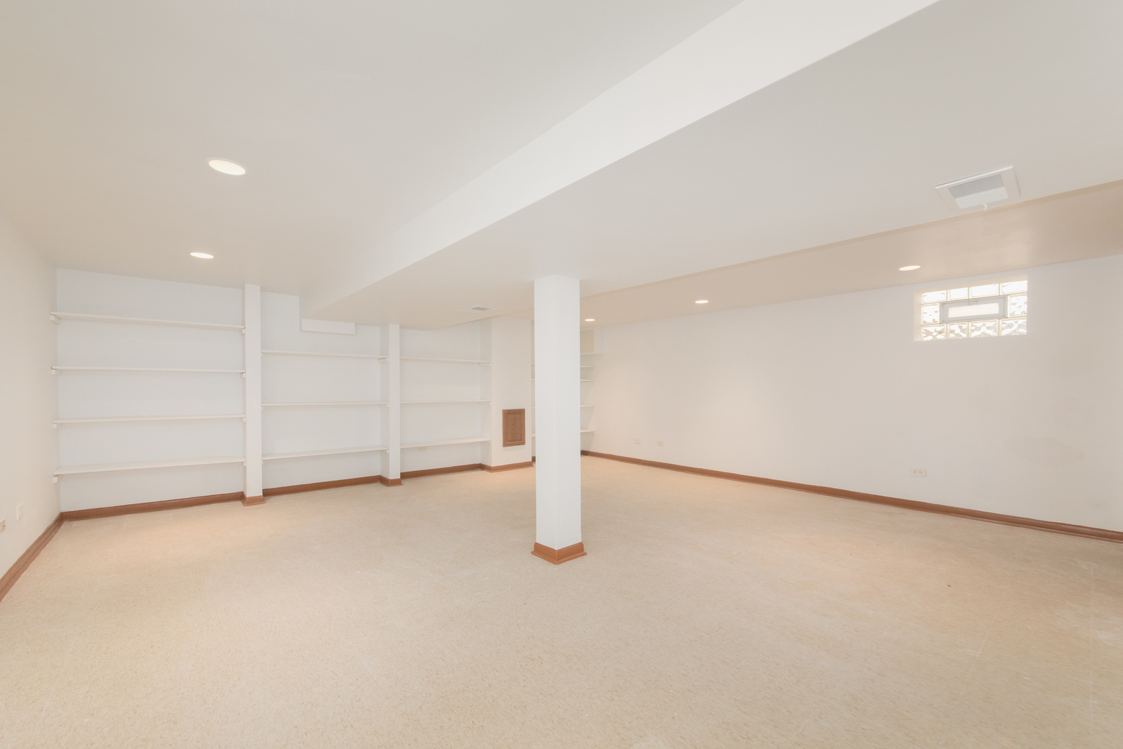 4846 W Foster Avenue, Chicago, IL 60630